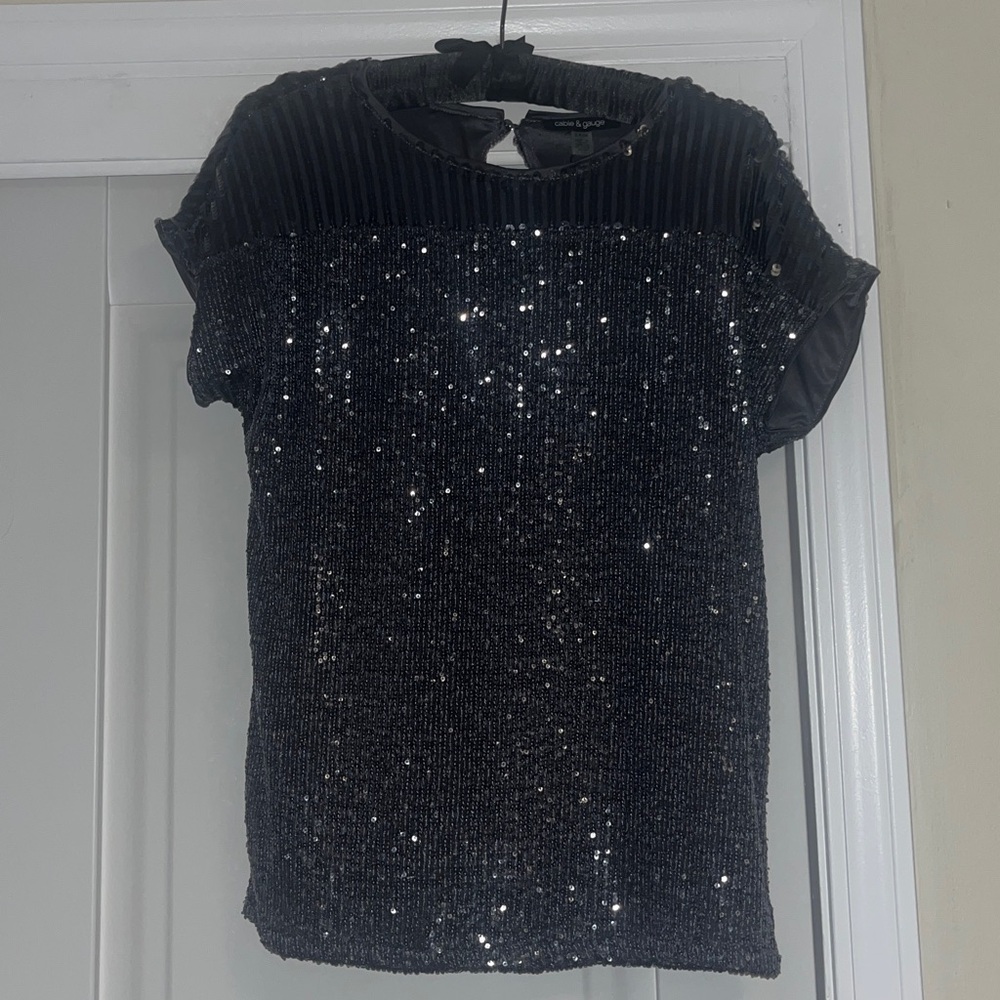 Cable & Gauge Gray Sequin Top